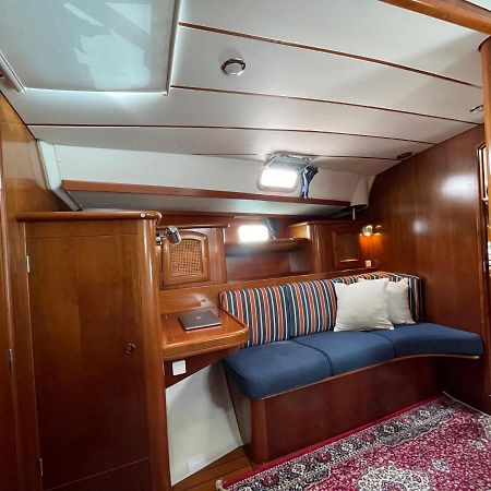 Beautiful And Comfortable Sailboat With Secure Parking Available Hotel Barcelona Kültér fotó