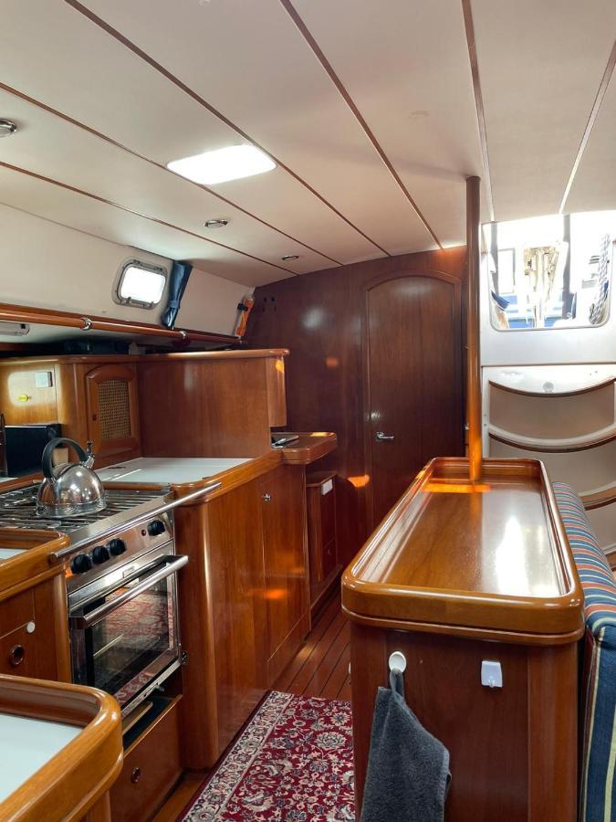 Beautiful And Comfortable Sailboat With Secure Parking Available Hotel Barcelona Kültér fotó