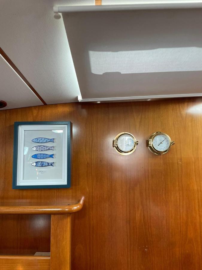 Beautiful And Comfortable Sailboat With Secure Parking Available Hotel Barcelona Kültér fotó