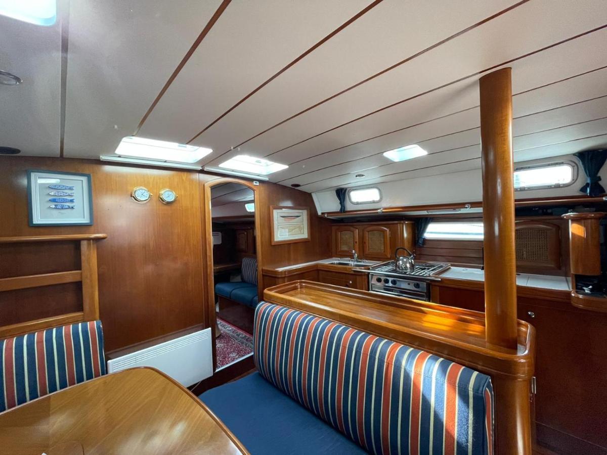Beautiful And Comfortable Sailboat With Secure Parking Available Hotel Barcelona Kültér fotó