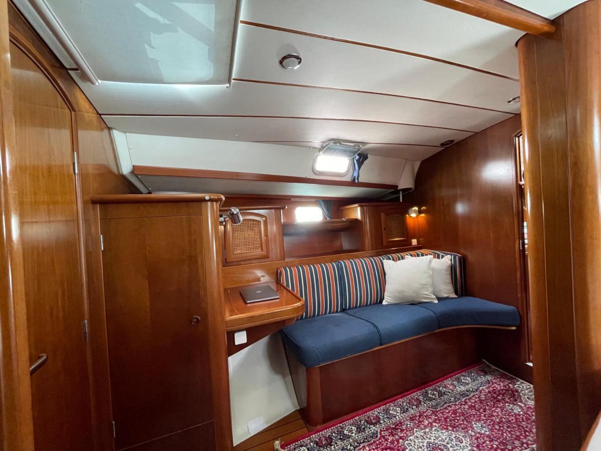 Beautiful And Comfortable Sailboat With Secure Parking Available Hotel Barcelona Kültér fotó